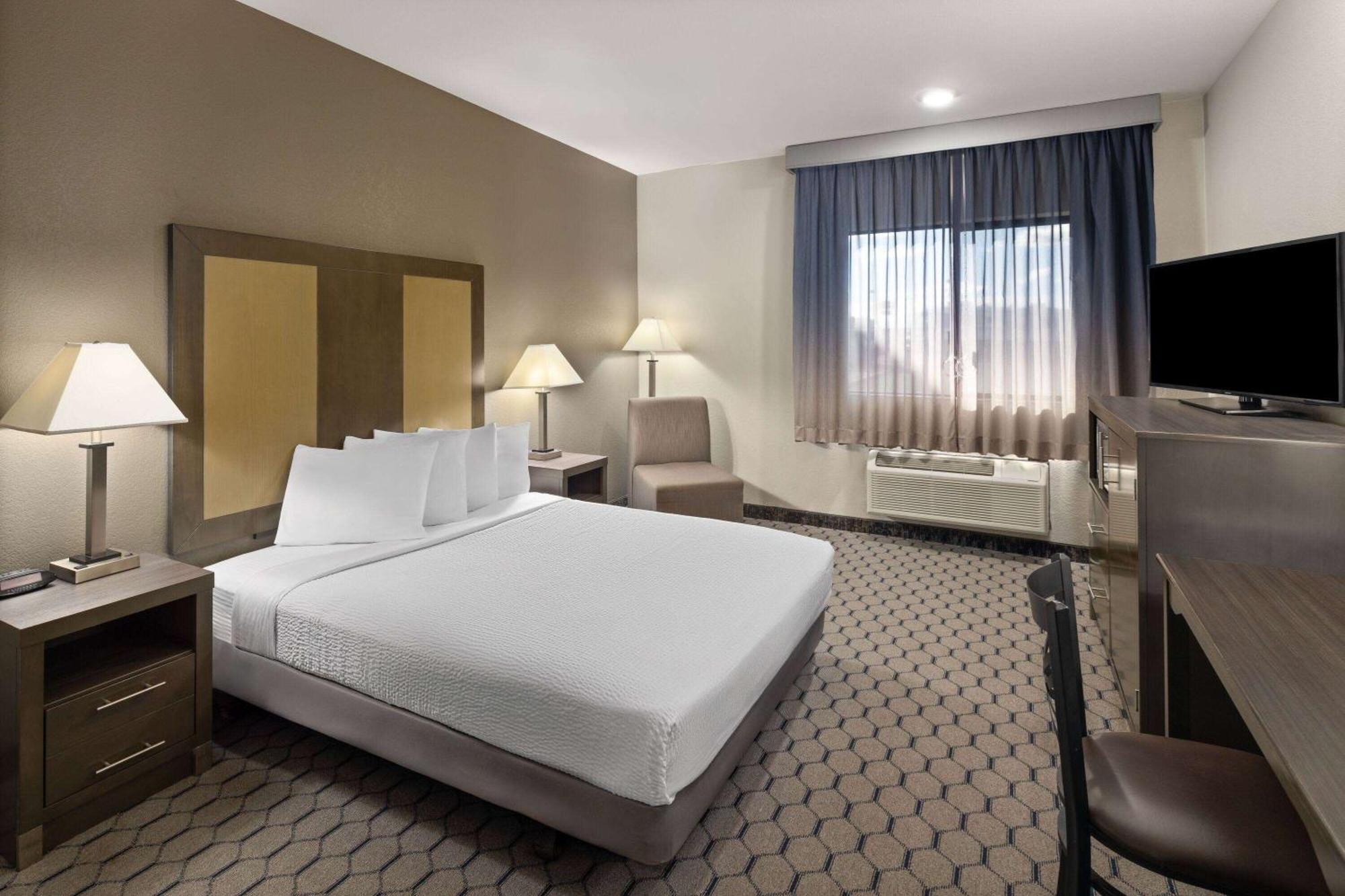 Baymont By Wyndham Moses Lake Esterno foto