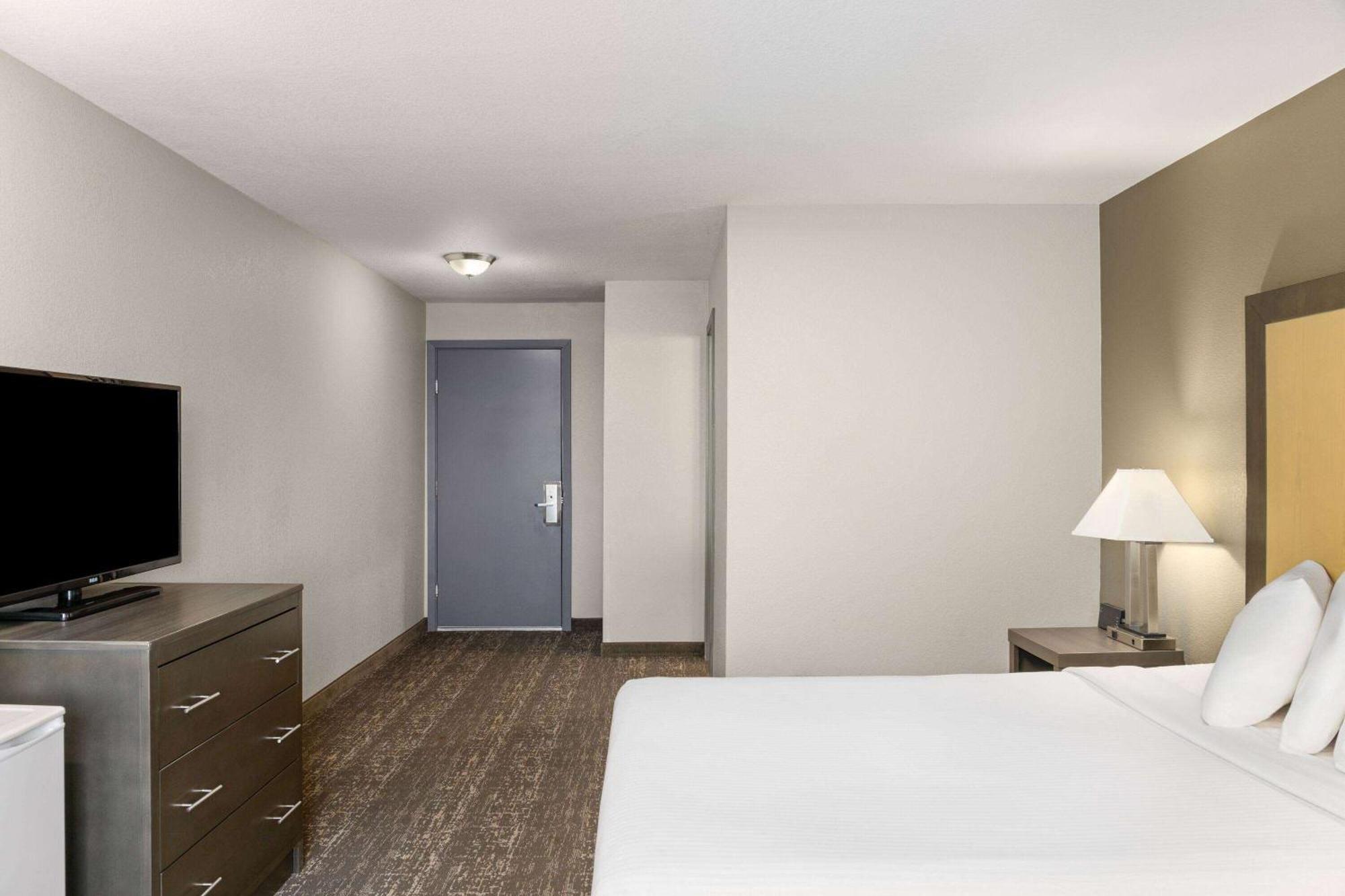 Baymont By Wyndham Moses Lake Esterno foto