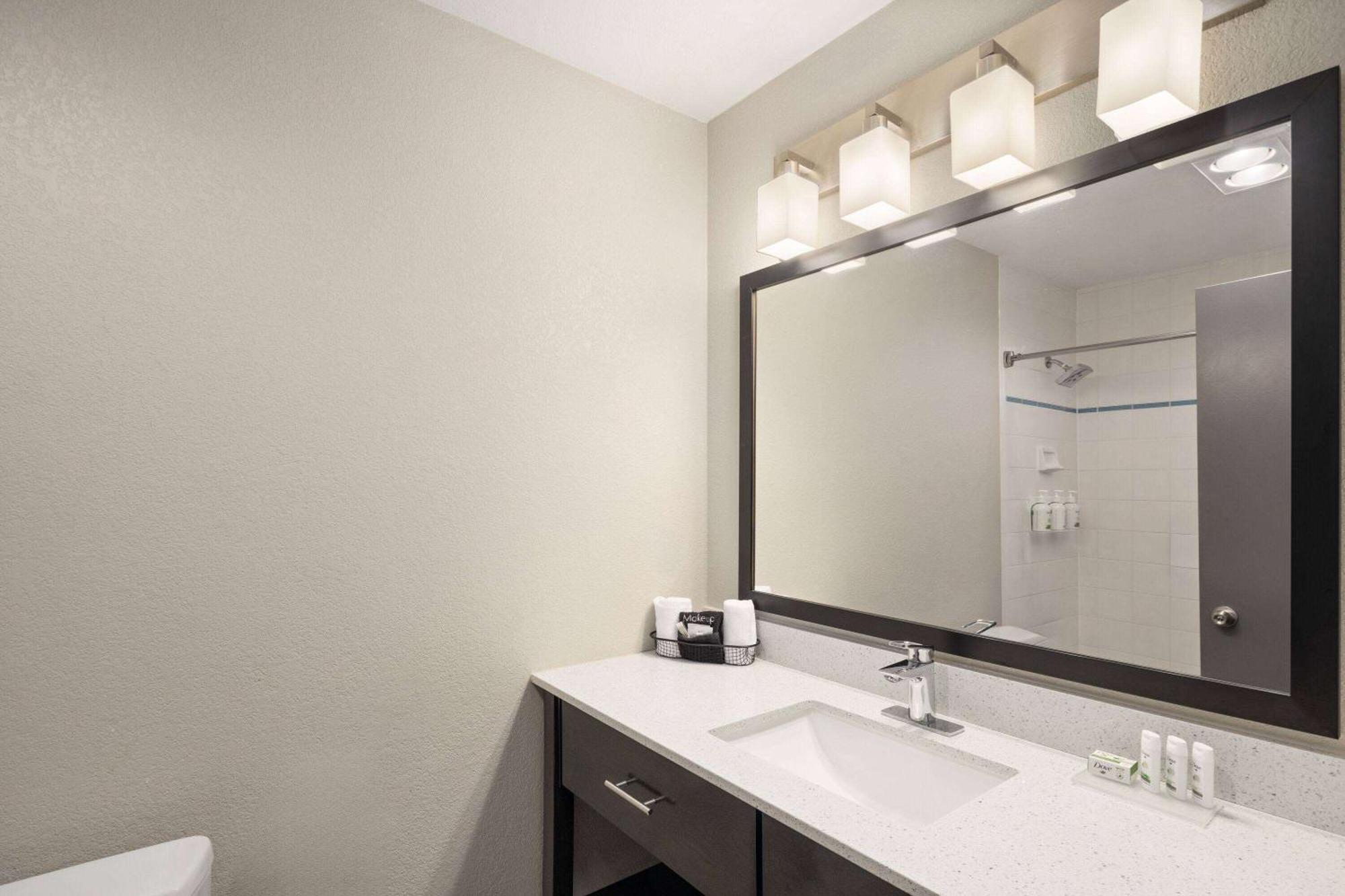 Baymont By Wyndham Moses Lake Esterno foto